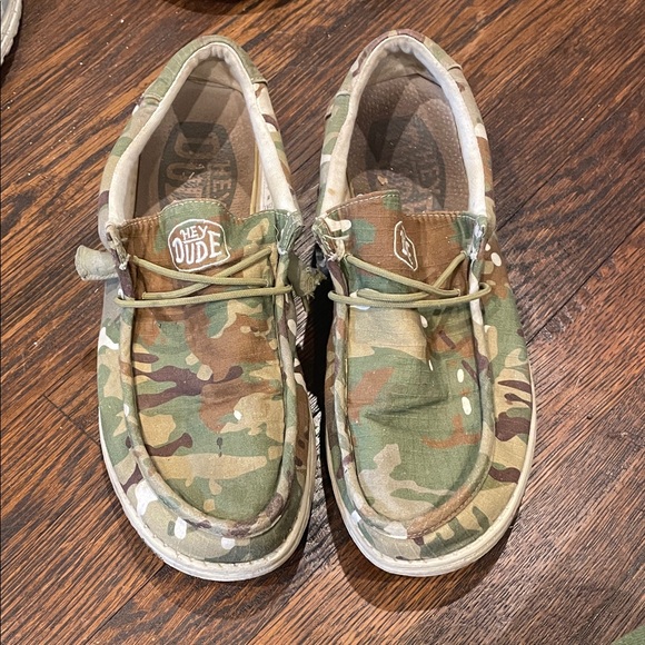 Hey Dude Kids Green Camo Moccasins - Picture 1 of 1